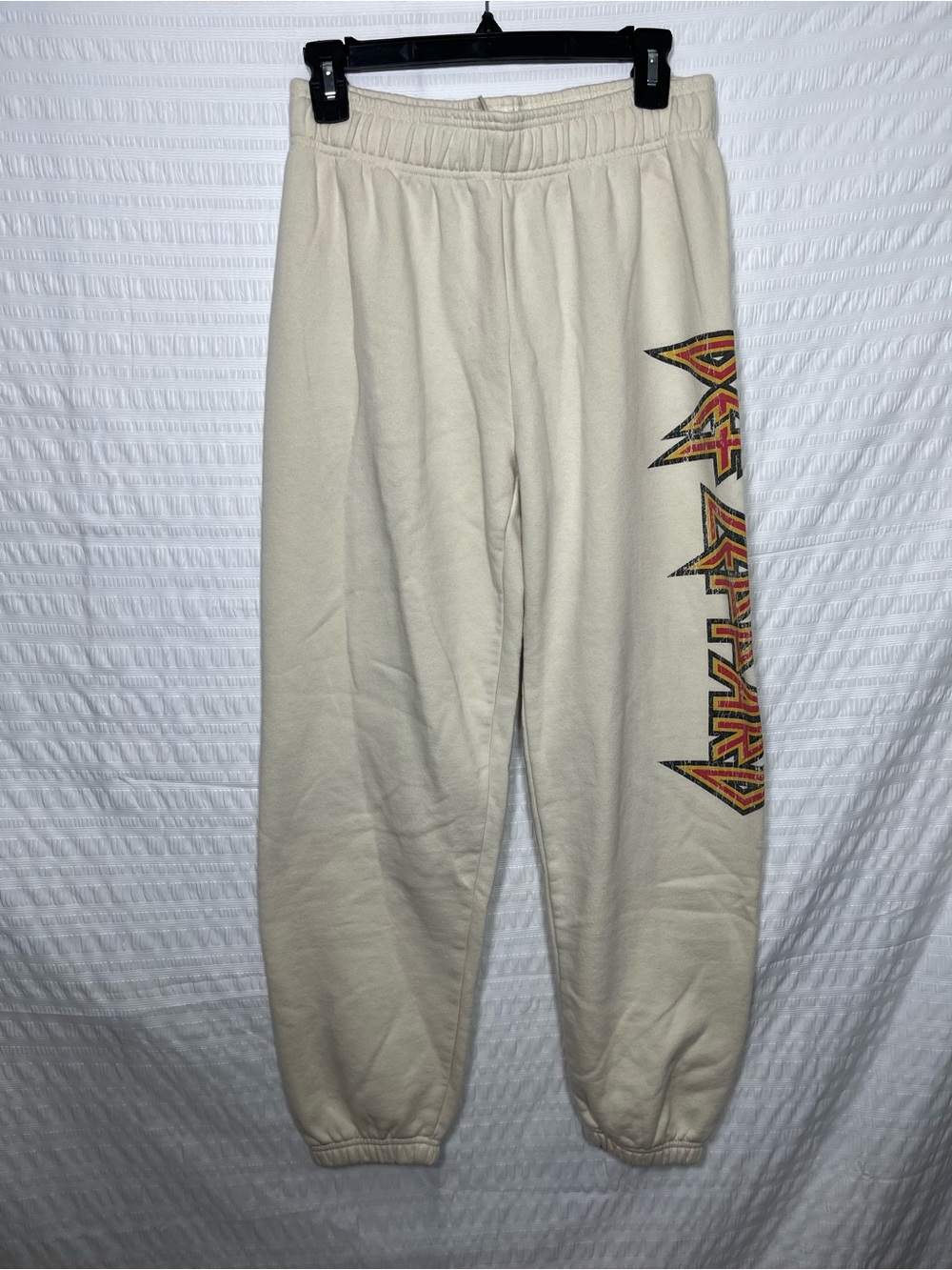 Def Leppard by Goodie Two Sleeves Cream unisex Drawstring Sweatpants size S/M